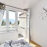 Charmante In Mit Eigenem Balkon By Interhome *