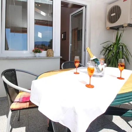 Charmante In Mit Eigenem Balkon By Interhome * 바슈카