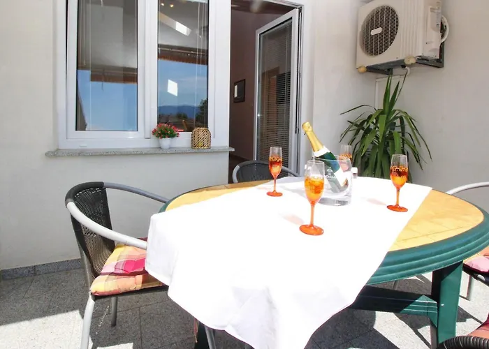 Charmante In Mit Eigenem Balkon By Interhome * Baška